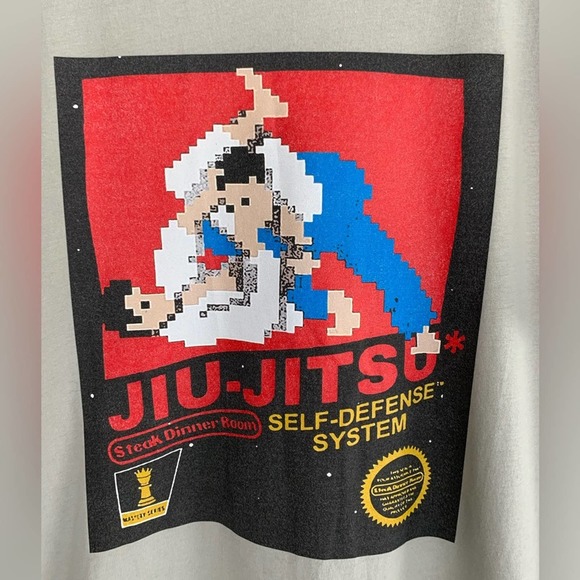 MENS NINTENDO JIU-JITSU RETRO VIDEO GAME COVER SHIRT SIZE LARGE NWOT - Picture 2 of 3